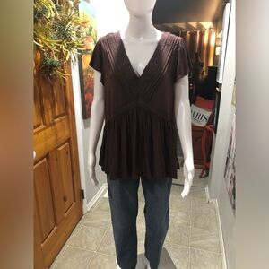 Torrid Women’s Brown V-Neck Women's Top
Size 0 (equivalent to size US 12)